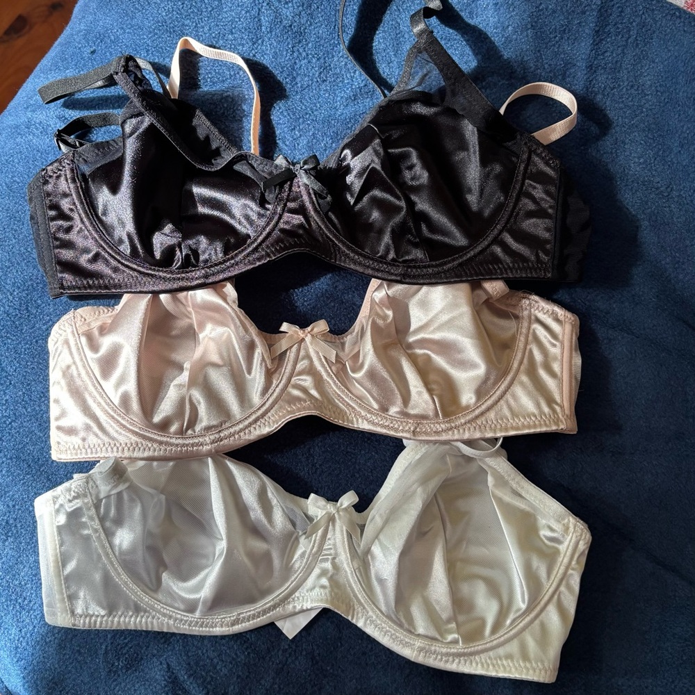 NWOT - Elegant Women's Satin Bra Set - Black, Cream, White